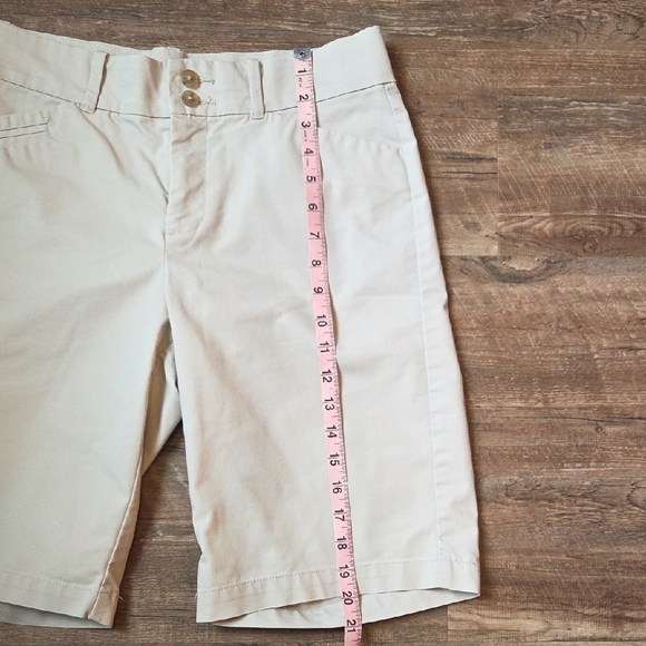 Dockers Tan Flat Front Shorts Classic Style Size 8 Women's - Picture 4 of 7